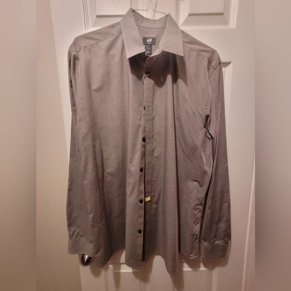 H&M Gray Button-Up Shirt